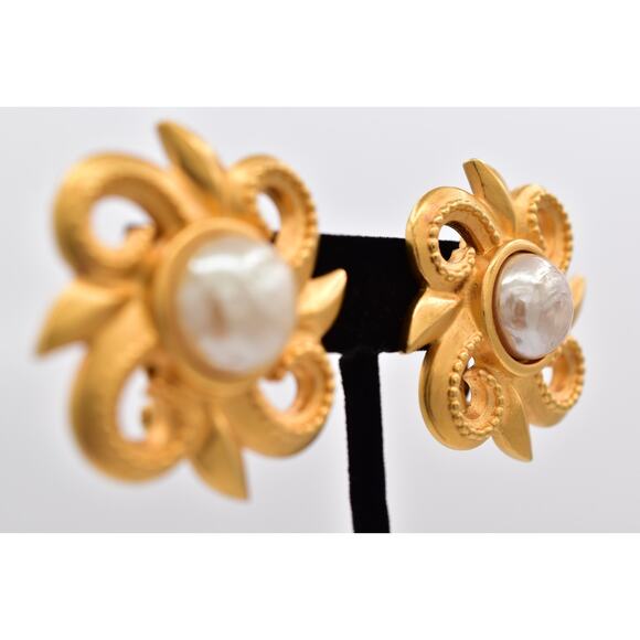 Karl Lagerfeld Vintage Chunky Clip On Pearl Earrings Brushed Gold Signed Bin1